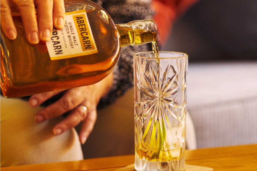 whisky cocktail making